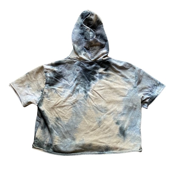 {Heart and Hips} Tie Dye Short Sleeve Crop top hoodie - Picture 5 of 6